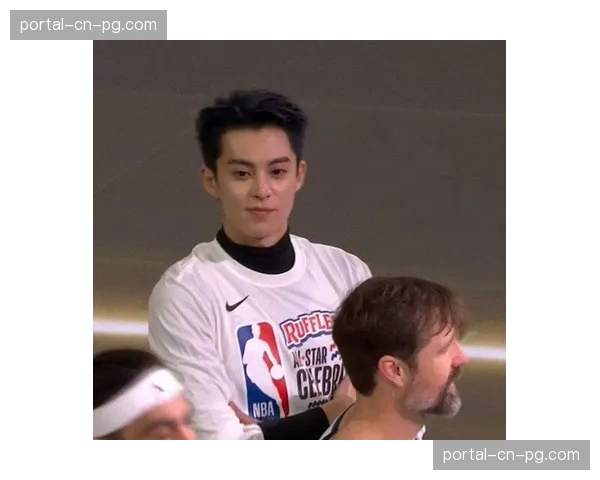 名人赛花絮：王鹤棣连续三年亮相获球迷欢呼