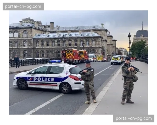 法国警方就巴黎圣日耳曼主场外发生的极端球迷暴力事件展开调查。